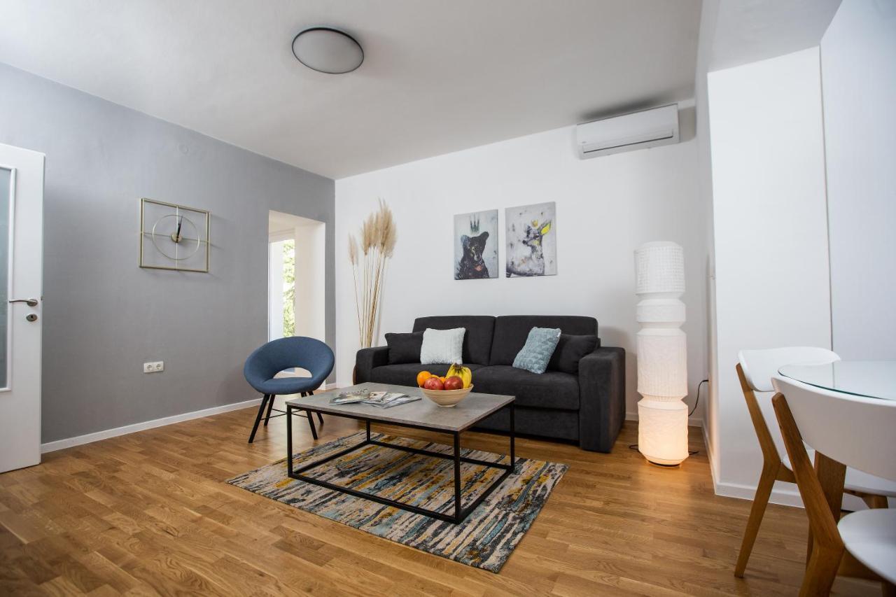 מוסטר Big Tree Apartment & The Nest Apartment - Free Parking מראה חיצוני תמונה
