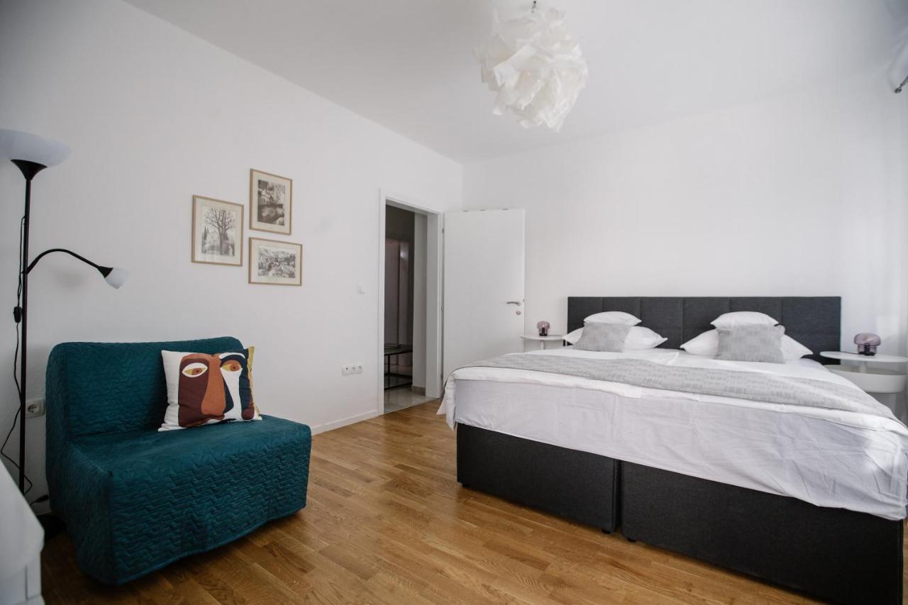 מוסטר Big Tree Apartment & The Nest Apartment - Free Parking מראה חיצוני תמונה