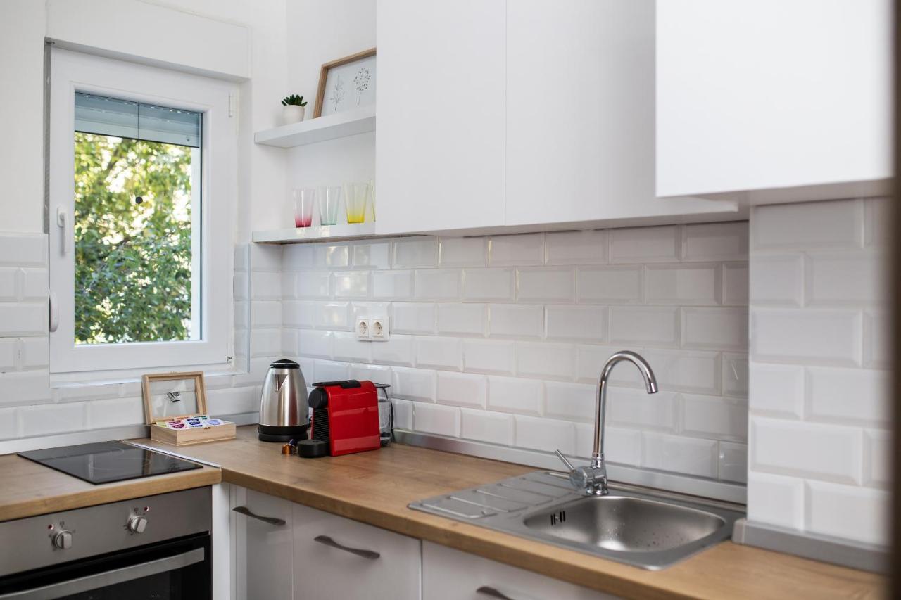 מוסטר Big Tree Apartment & The Nest Apartment - Free Parking מראה חיצוני תמונה
